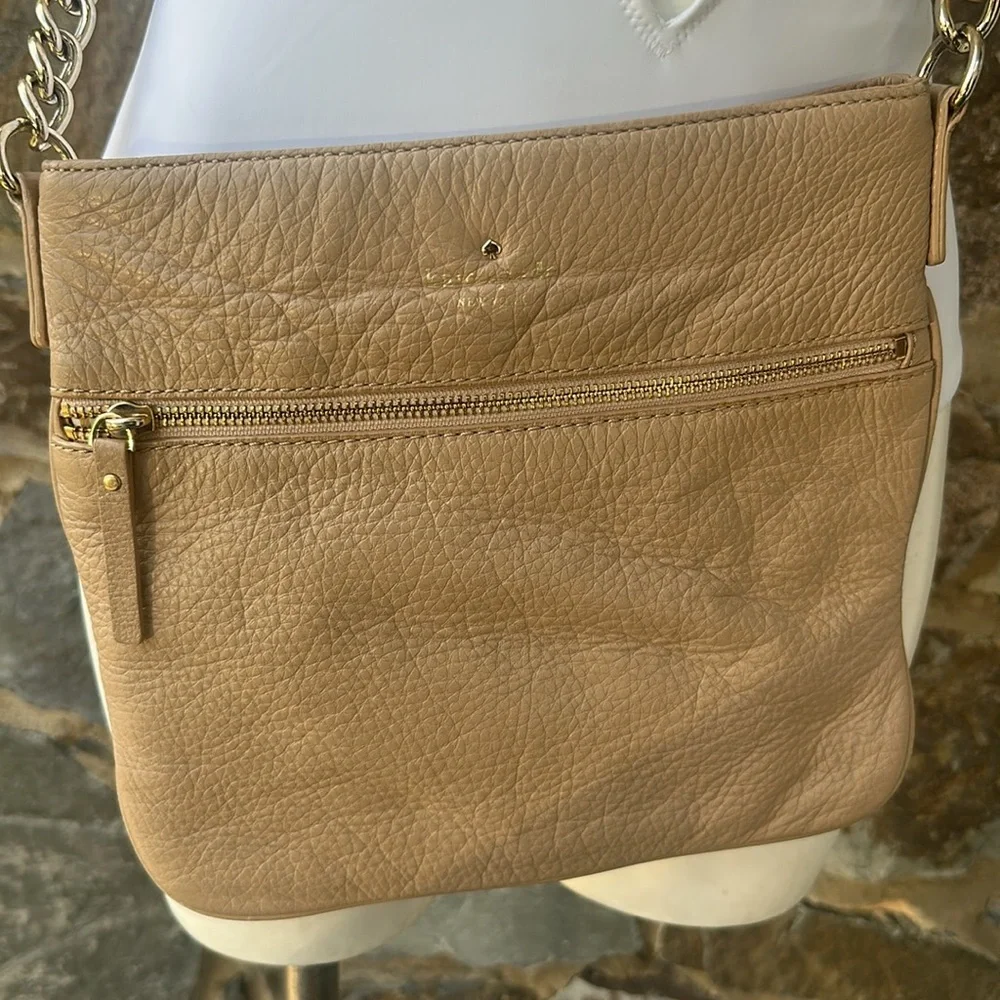 Kate Spade Cobble Hill Ellen Pebbled Leather Crossbody Bag in Tan